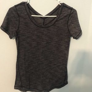 Lululemon Short Sleeve Shirt Size 4